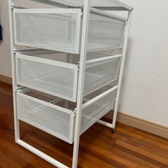 IKEAｲｹｱ♦️3段引き出しｷｬｽﾀｰ付♦️ﾚｯﾅｰﾙﾄ♦️ﾒｯｶｭ収納♦️お値下げしました！の画像