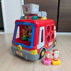 アンパンマン育脳ドライブワールドと消防車の画像