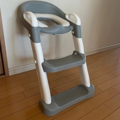 トイレトレーナー　自立型トイレ補助器