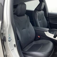 48回払いが新登場♪今までより更にお買い求め頂き易く！】今回は【トヨタ プリウス 　Ａ　プレミアム】を紹介！の画像