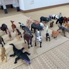 動物フィギュア30体セット　ケース付き　取引中の画像