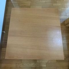 無印良品 板と脚でできた木製テーブル80×80cmの画像