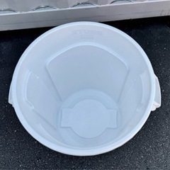 ラバーメイド BRUTE 丸型コンテナ ゴミ箱 121L フタ+キャスター付き
