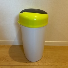 おむつゴミ箱【使用品】の画像
