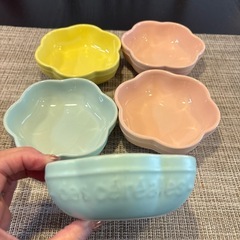 パステルカラーの小皿の画像