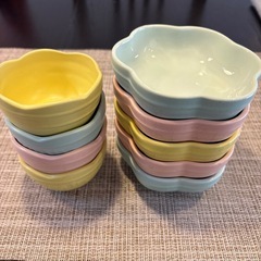 パステルカラーの小皿