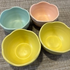 パステルカラーの小皿の画像