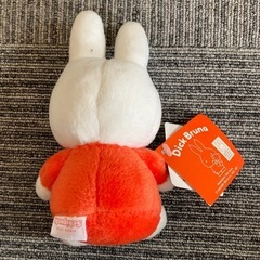 【新品・タグ付き】Dick Bruna ★ miffy  ぬいぐるみ　人気の画像