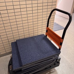 タイルカーペット50x50  47枚　中古
