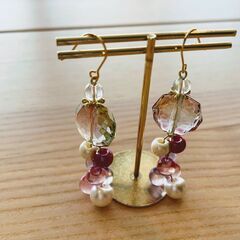 ［HAND MADE］春らしい 色 の ピアスの画像