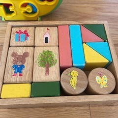 つみきと型はめパズルのセットの画像