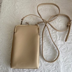 ♡ベージュ携帯ショルダー新品♡