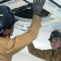 ▼正社員：空調設備の現場作業員【未経験OK】▼ 年収1,000万円が目指せる！頑張りは給与で還元◎ 年休120日以上！土日祝＋リフレッシュ休暇も◎ 若手活躍中！20〜30代が輝いている職場◎の画像
