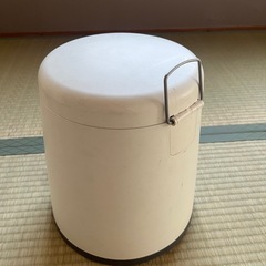 IKEAダストボックスの画像