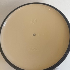 ルクルーゼ　廃盤ナツメグ　ココットロンド24の画像