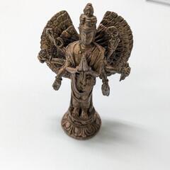 金属製の多手仏像