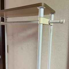 ハンガーラックに小物入れ　ミニタンスの画像