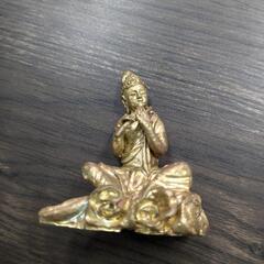 金色の金属製仏像 66g