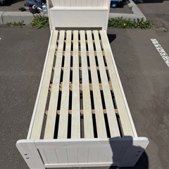 美原店　A スモール シングルベッド　コンセント付き　カントリー風の画像