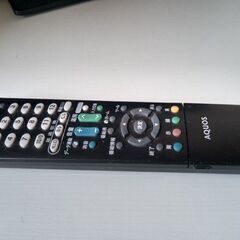 TVリモコン　シャープ　AQUOSの画像