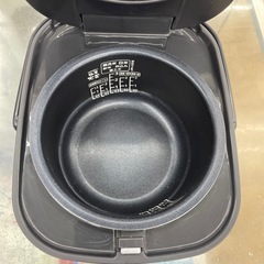 ドリーム川西店御来店限定】 アイリスオーヤマ/3合炊き炊飯器/RC-MEA30-B/2023年製/クリーニング済み 【2002119255600458】の画像