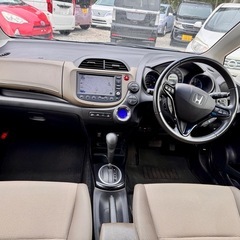 ホンダ　フィット　シャトル　ハイブリッド　車検　R8/11の画像