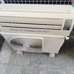 中古　エアコン2.8k  お掃除機能付き