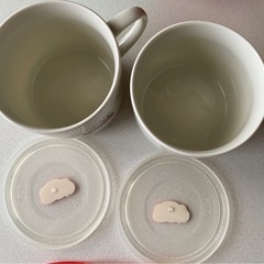 フタ付きマグカップの画像
