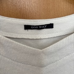 one＊way 刺繍トップスの画像