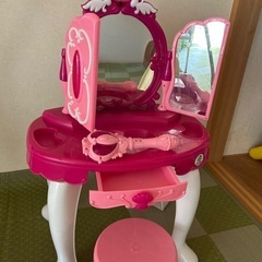 子供のドレッサーの画像