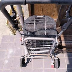 【引き取りありがとうございました】高齢者用？　手押し車　の画像