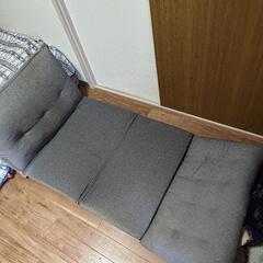 ローテーブルと座椅子のセットの画像