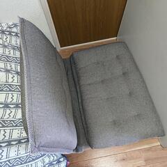ローテーブルと座椅子のセットの画像