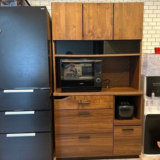 ウォルナット　キッチン収納　棚