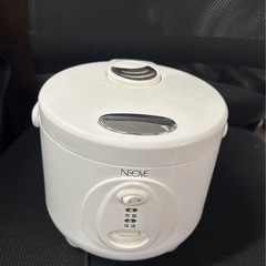 NEOVE 炊飯器 3合 マイコン ホワイト RRS-AT30WT
の画像