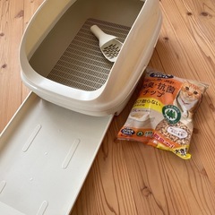 ニャンとも清潔トイレ　本体とチップ