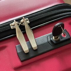 赤いスーツケース 32L 値下げしました！の画像