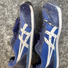 安全靴　アシックス　asics 表面の生地のみ破けありの画像