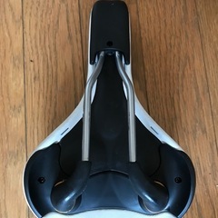 ロードバイク用サドル マクセラ　Zippy+gel サドル ブルー/ホワイの画像