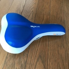 ロードバイク用サドル マクセラ　Zippy+gel サドル ブルー/ホワイの画像