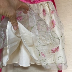 女の子用ドレスの画像