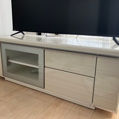 白いテレビボード