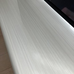 白いテレビボードの画像