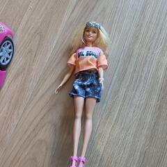バービー　ピンクのオープンカー＆バービー人形の画像