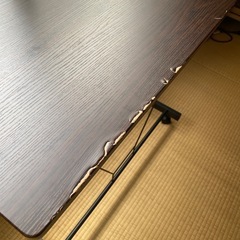 【値下げ】キャスター付きデスクと椅子3脚の画像