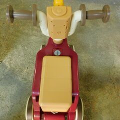 ほぼ未使用 タカラトミー くまのプーさん おしゃべりウォーカーライダー 成長に合わせて合わせて２ＷＡＹで使えるの画像