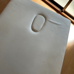 施術ベッド（有孔）　白の画像