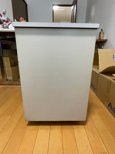 2段ワゴンキャスター付き鍵付き (ロックオン) 大阪上本町の 2段ワゴンキャスター付き鍵付き (ロックオン) 大阪上本町の