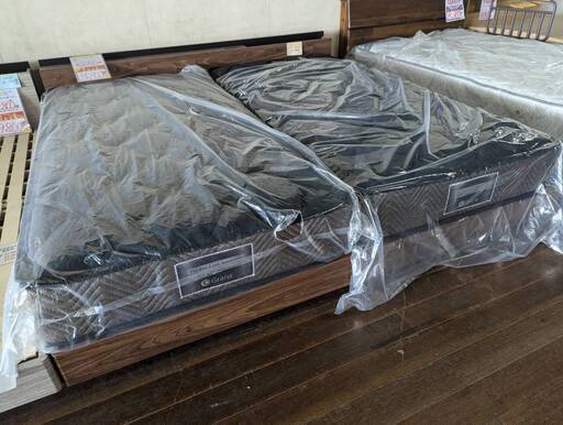 マットレス2枚+WKベッドフレームで通常は91400円をセット特別価格です！