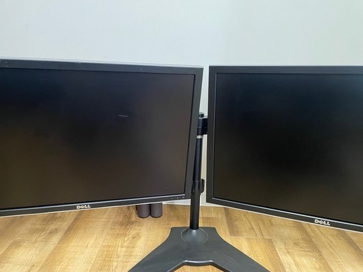 DELL・デルモニター×2台30インチゲーミングモニター (YUAI DELL・デルモニター×2台30インチゲーミングモニター (YUAI